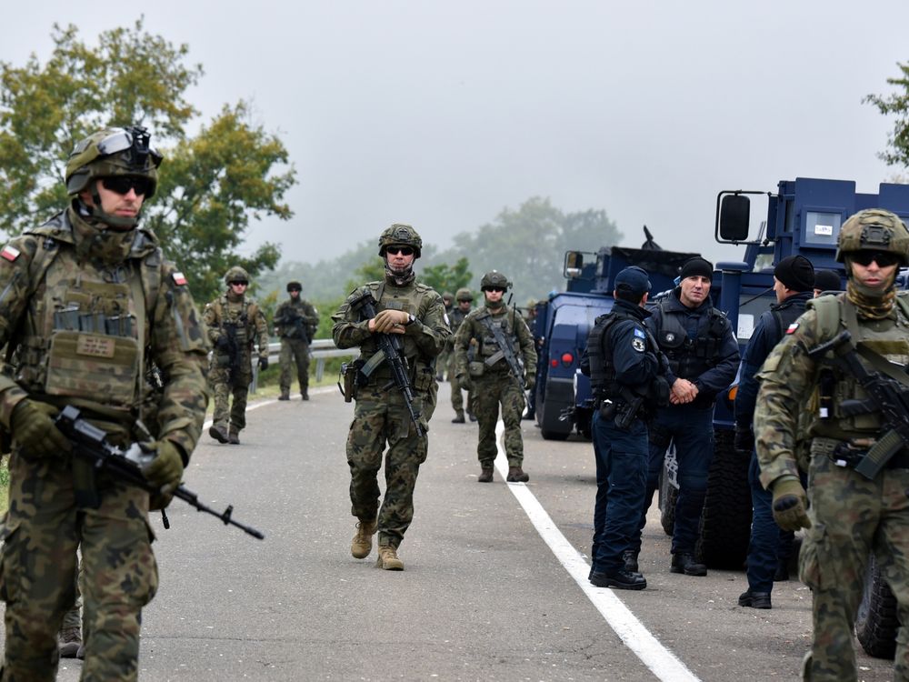 cover art for Serbia y Kosovo se disponen a dialogar en Bruselas en medio de las tensiones.