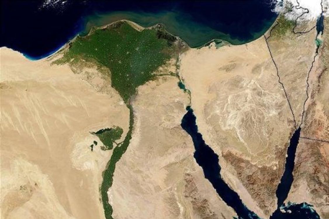 cover art for Egipto construye el mayor río artificial del mundo.