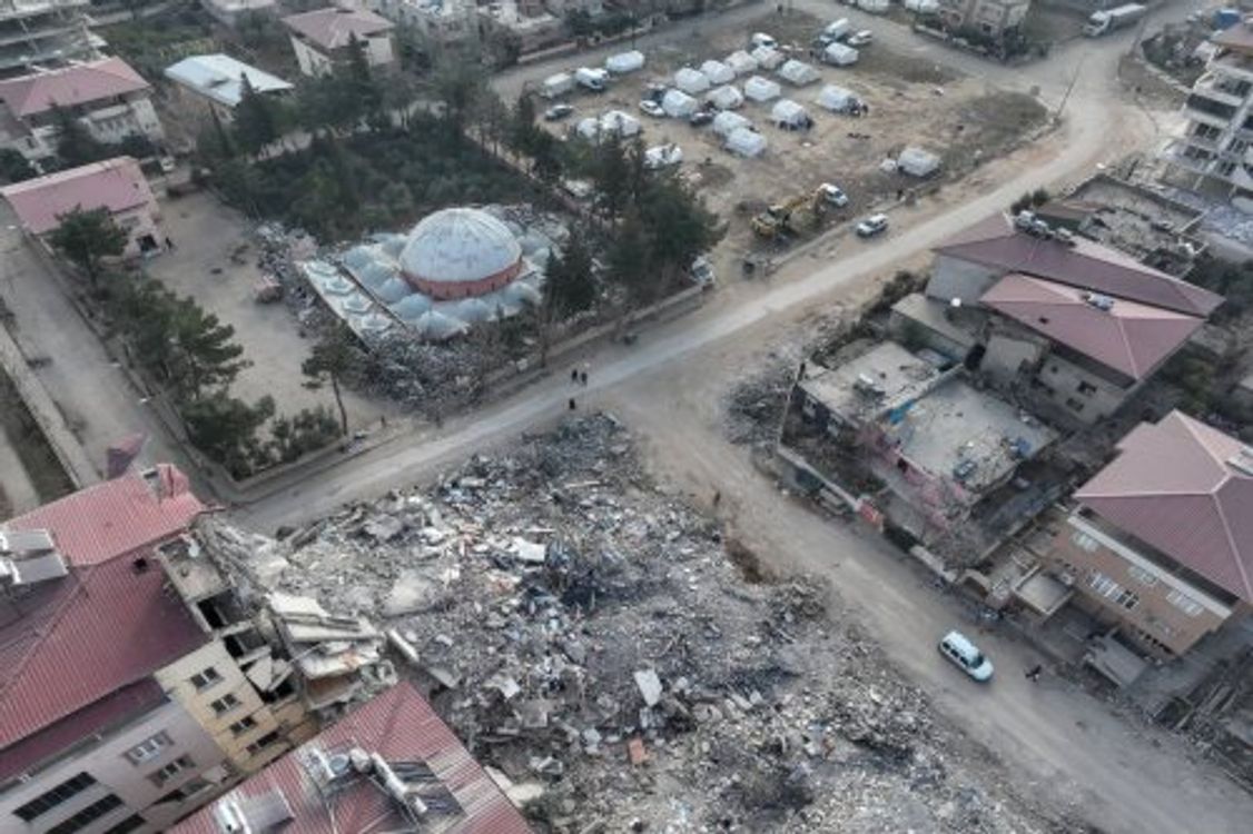 cover art for Se ha completado el 80% de la evaluación de daños en la zona del terremoto de Turquía.