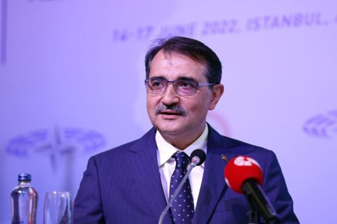 cover art for Turkiye firma un acuerdo de gas de 10 años con Omán.