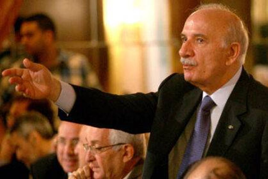 cover art for Fallece a los 86 años Husseini, arquitecto del Acuerdo de Paz en Líbano.