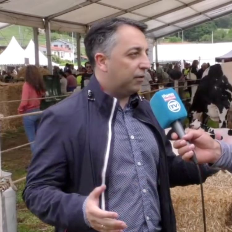 cover art for Carlos Caramés, nuevo alcalde de alcalde de Piélagos, a 24 horas de coger el bastón de mando