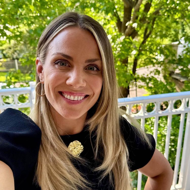 cover art for 8. From Morning Chaos to Champion: How a Working Mum Became the #1 Real Estate Agent While Raising Two Kids