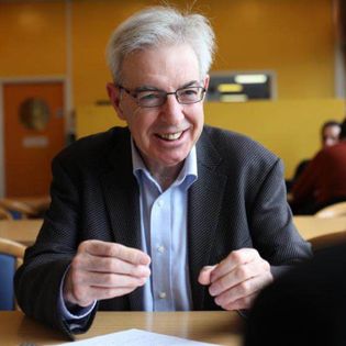 Prof Robin Murray Robin Murray - Half a Century to emerge from the Fog of Schizophrenia ...