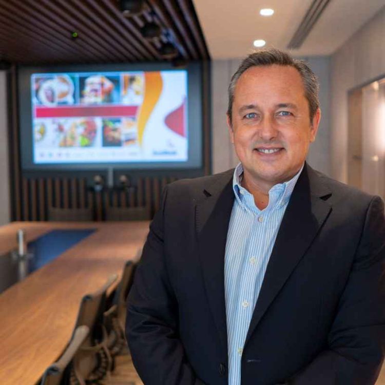 cover art for Café Virtual con Luis Comas - CEO en AmRest