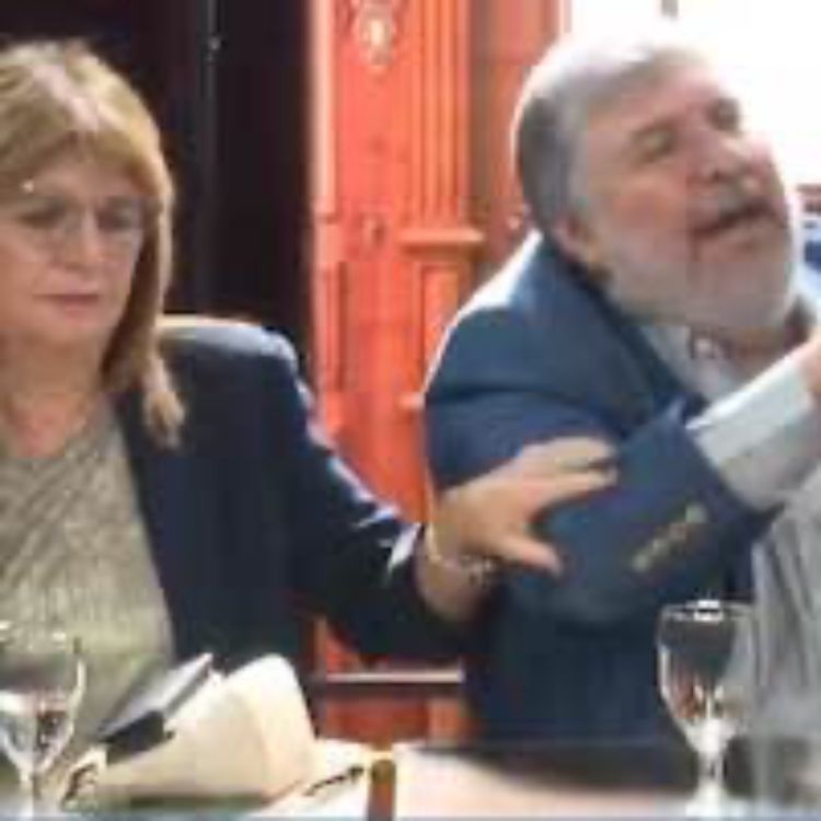 cover art for COMENZARON LAS PELEAS POR LA REFORMA LABORAL