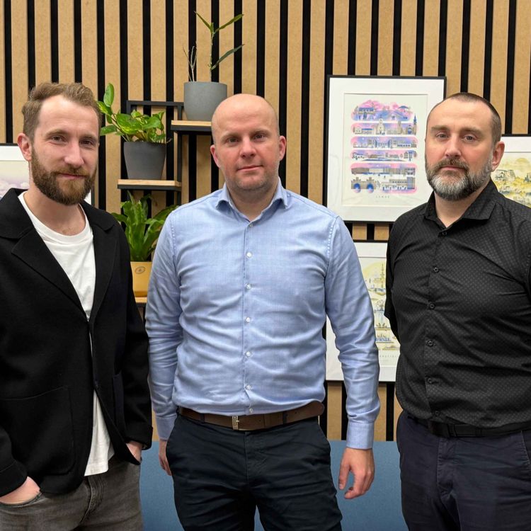 cover art for Kristián Hodossy a Roman Gelien - Multicloud ve státní správě