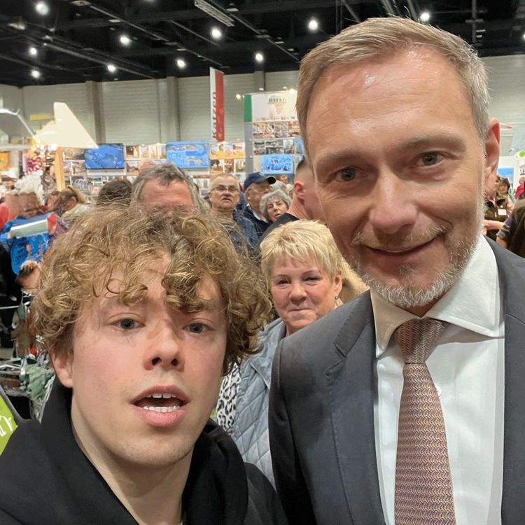 cover art for Ich habe CHRISTIAN LINDNER interviewt lol