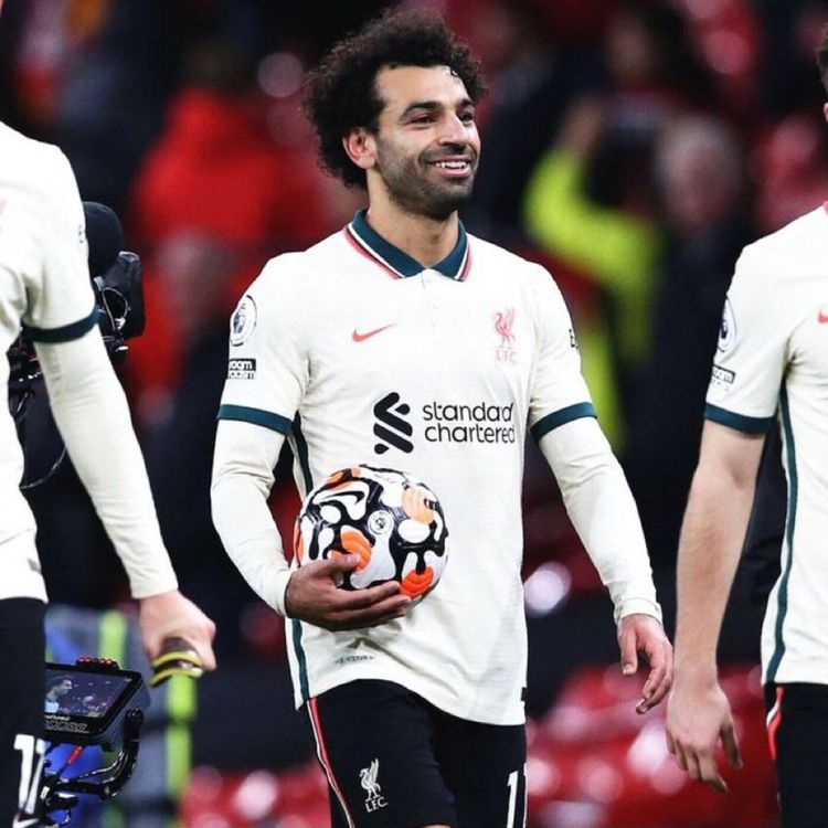 cover art for Why Liverpool beat Manchester United easily