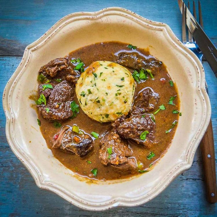 cover art for Luca hat sein Knie demoliert