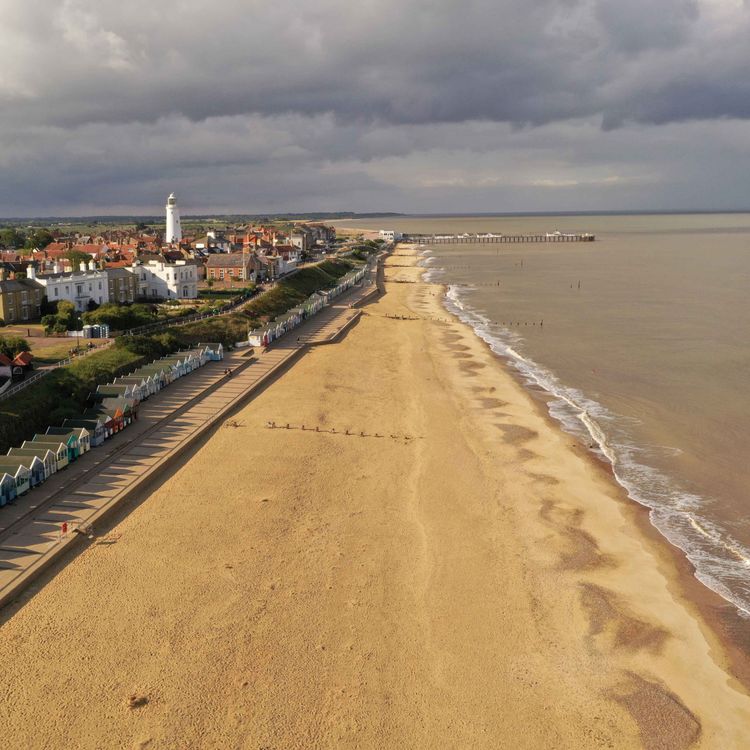 cover art for Walk along the North Sea shore, Southwold, UK