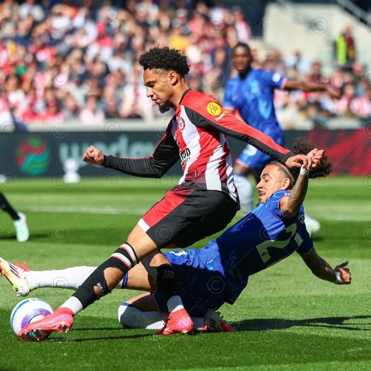 cover art for Bees Never Felt More Like Singing the Blues – Chelsea Preview Podcast