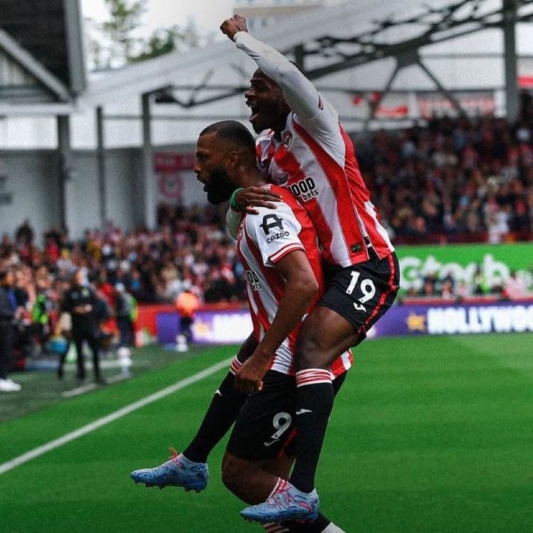 cover art for Three Goal Brentford Outclass Man United – Post-Match Podcast from the Pub