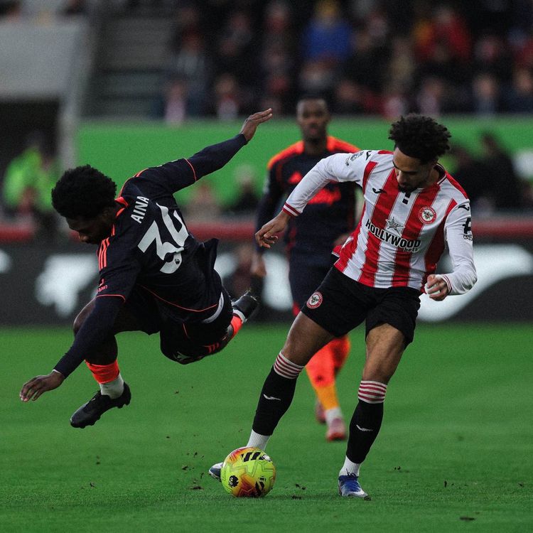 cover art for Brentford 0 Nottingham Forest 2 | Post-Match Podcast from the Stands