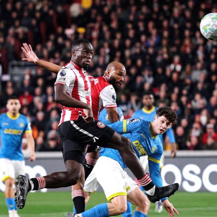 cover art for Brentford 2 Wolves 2 - Post-match podcast from the stands