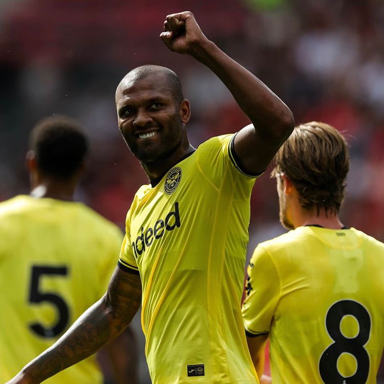 cover art for French Fans Say Brentford are Champions League | Rennes 2 Brentford 4  - Post-Match Podcast From The French Stands and Bars