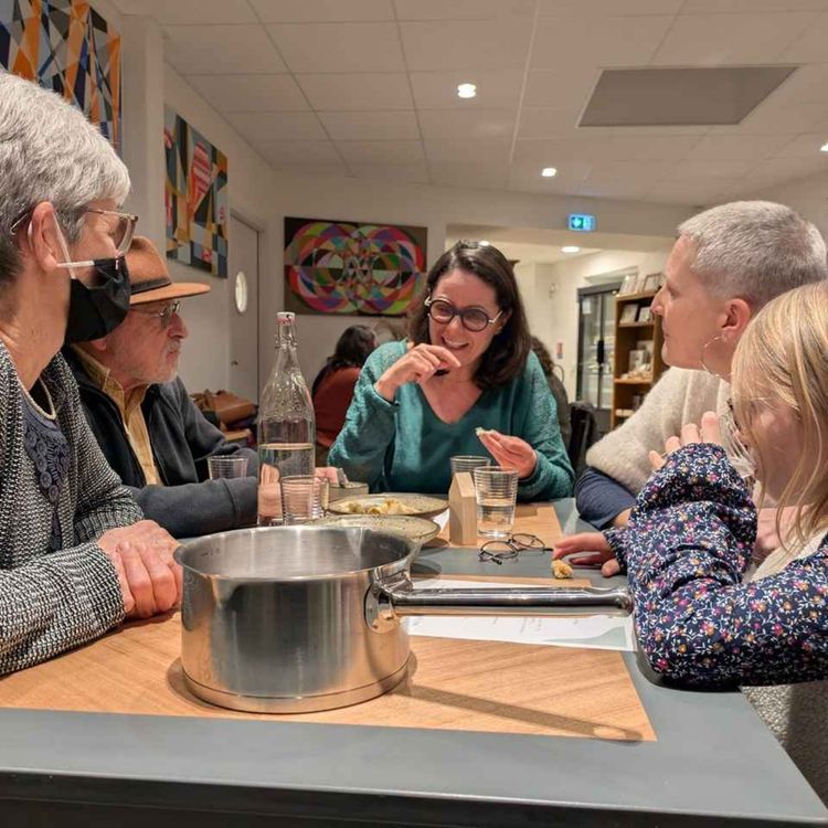 cover art for LE MICRO EN MAIN : Habiter autrement : un projet d’habitat partagé pour seniors au cœur des villages