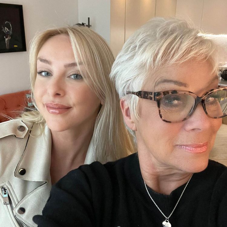 cover art for Juicy Crack goes Below Deck with Courtney Veale - life aboard a £150m super yacht!