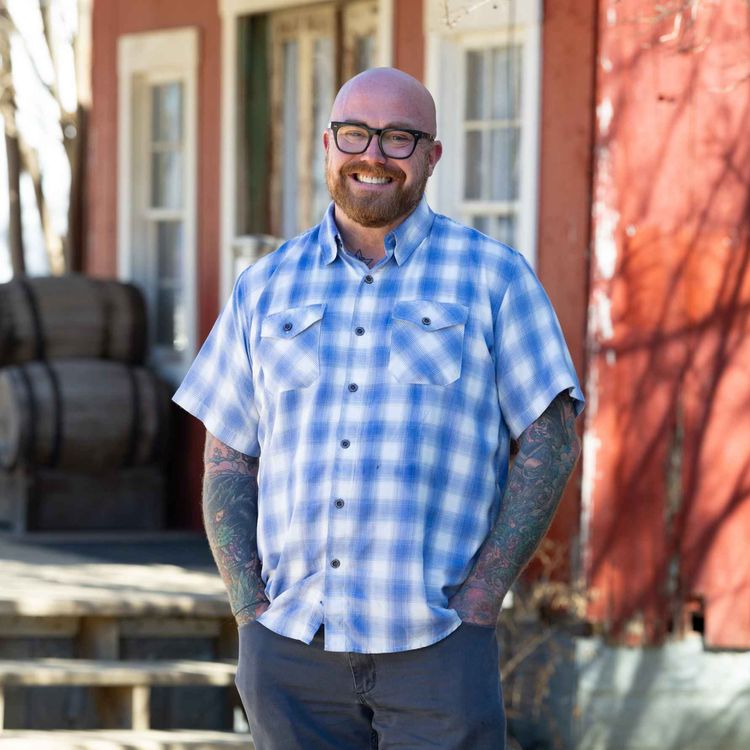 cover art for Renowned CT Chef BBQ Brawls With Bobby Flay on Food Network