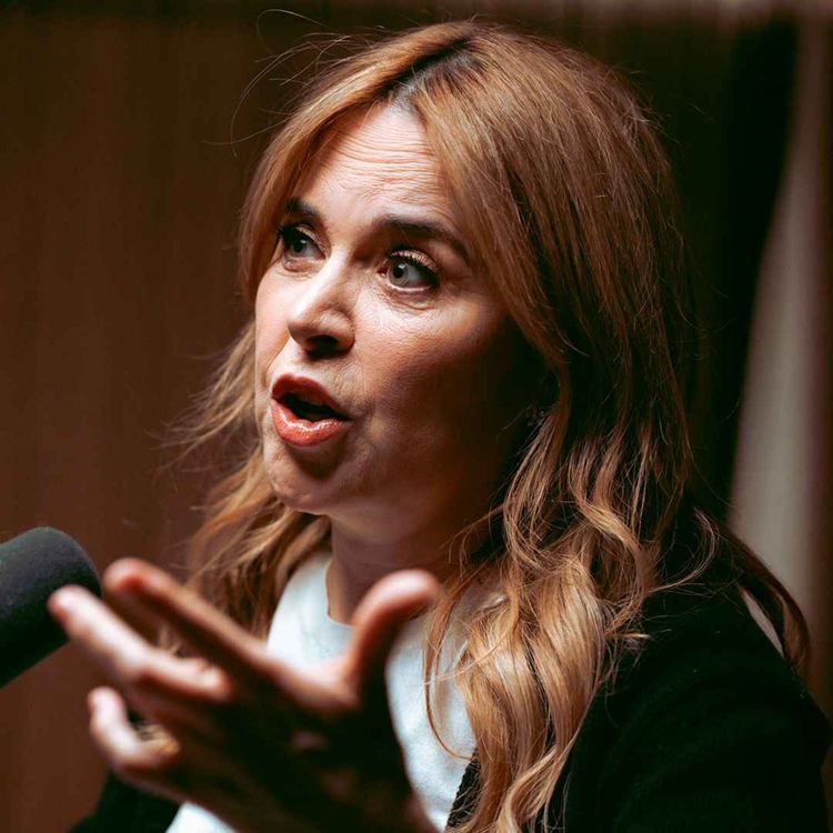 cover art for Julie Snyder: une démone chez URBANIA | Les entrevues d'Hugo Meunier