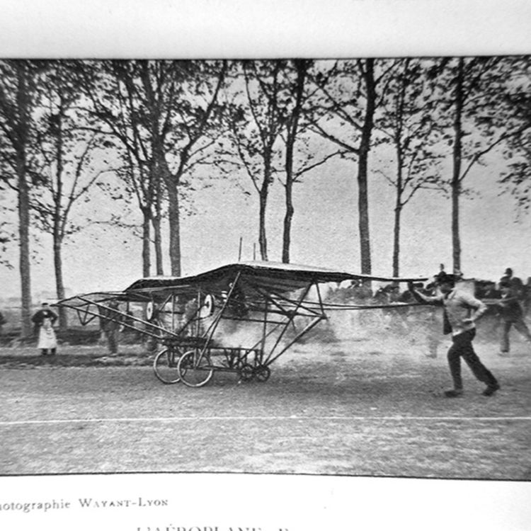 cover art for #1 - Edmond Seux, un pionnier de l’aviation s'élance de la Doua.