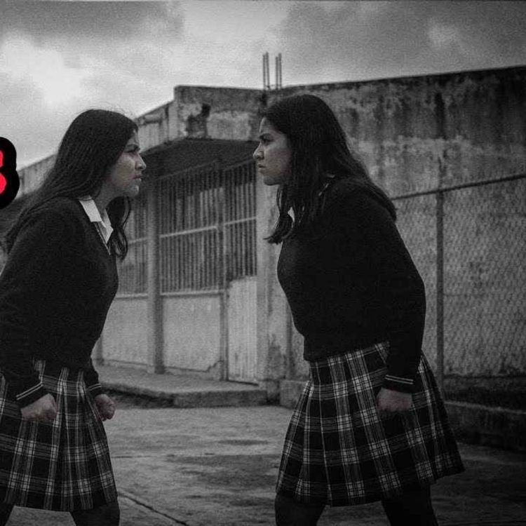 cover art for POR UN PLEITO DE ESCUELA CON UNA MUCHACHA, MI MAMÁ TERMINÓ PELEANDO CON UNA BRUJA - TERROR