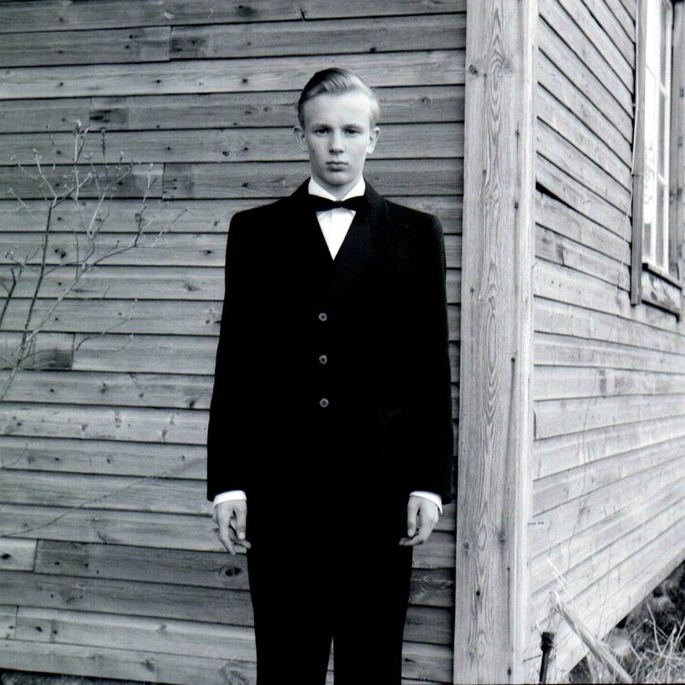 cover art for Lapsuusmuistoja sodanjälkeisestä Suomesta: Heikki kertoo nuoruutensa leikeistä ja keksinnöistä