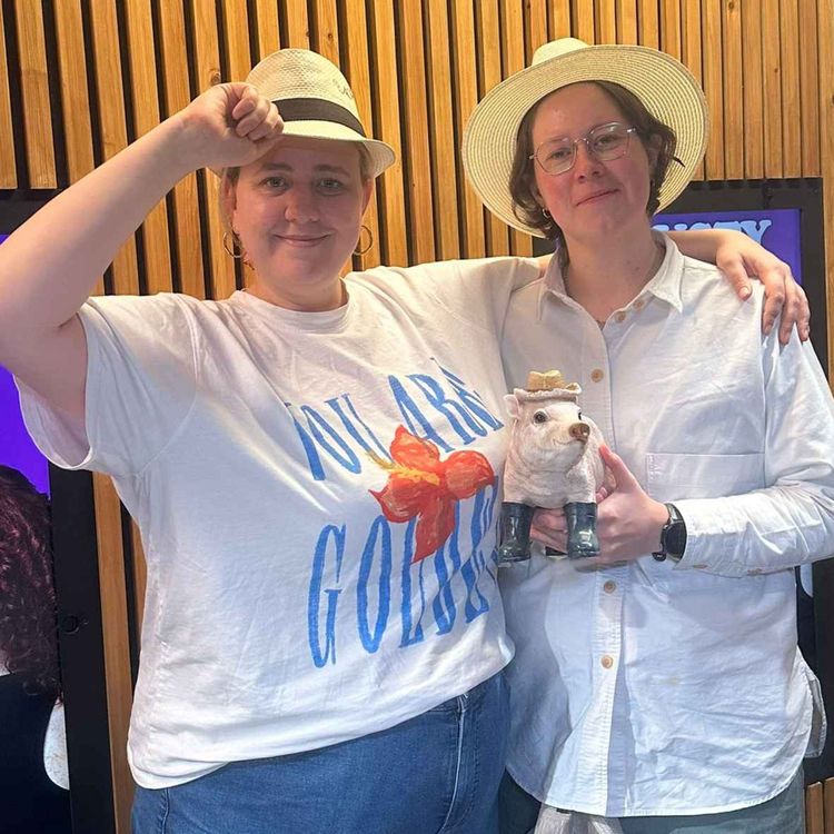 cover art for Ep190. CHLOE PETTS / Bullies, Breast Lifts & Brotherly Love