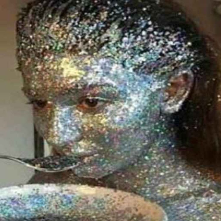 cover art for Coachella es un MEME CON PATAS | Minicast