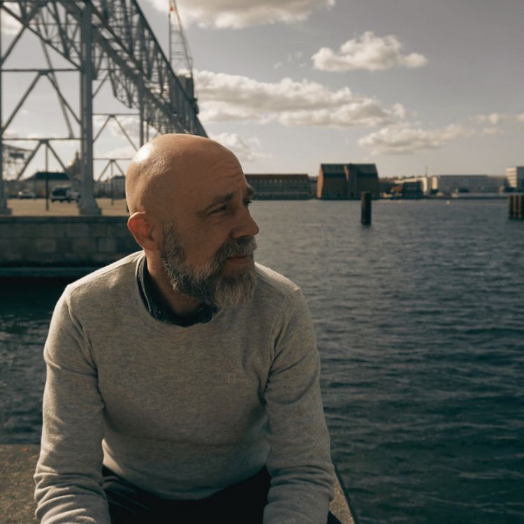 cover art for Factofly - "Jeg skal arbejde i et andet firma, så jeg er ude!"