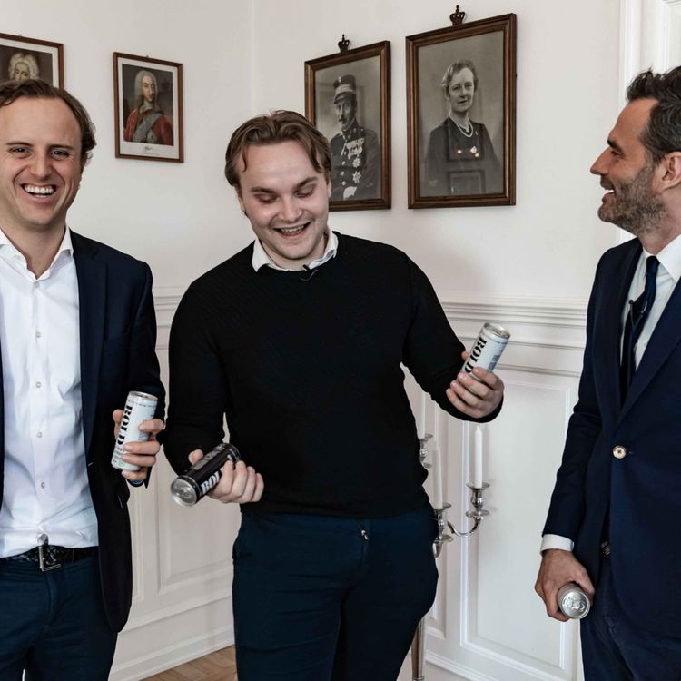 cover art for Bold drinks i Løvens Hule: Et kickass comeback, som fortsatte efter kameraerne slukkede (genudsendelse)