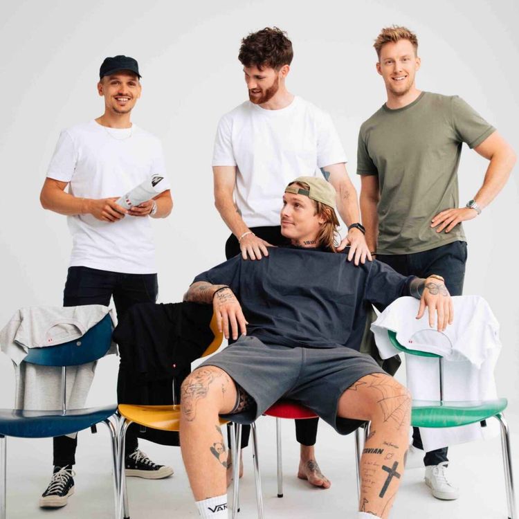 cover art for Bare en T-shirt – De 4 musketerer fra løvens hule (genudsendelse)