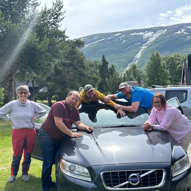 cover art for Fjukpodden - Episode 74: Sommaravslutning, Sommarferie, Grunnskulen og Ta-det-Kulihaugen!