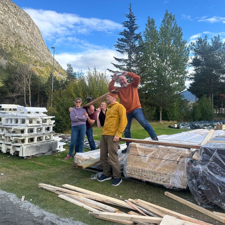 cover art for Fjukpodden - Episode 86: Matteknikk, Potetferie, Haustavis og Skule!