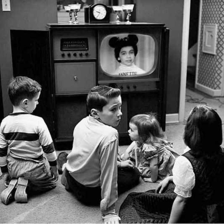 cover art for Les dessins animés vus des années 2000