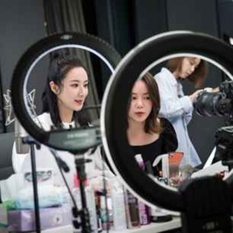 cover art for Le monde vu des influenceurs en Chine