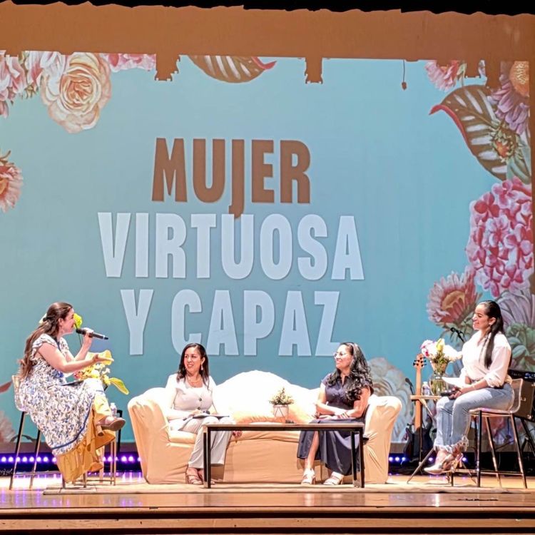 cover art for Virtuosa y Capaz: Derribando el mito de la perfección femenina.