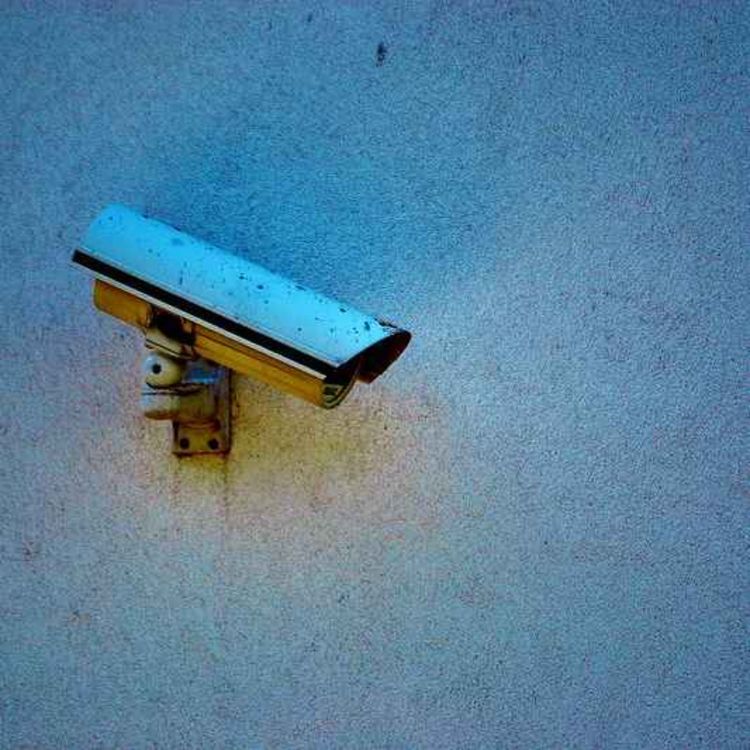 cover art for Épisode 03 - Des brèches et des logiciels espions