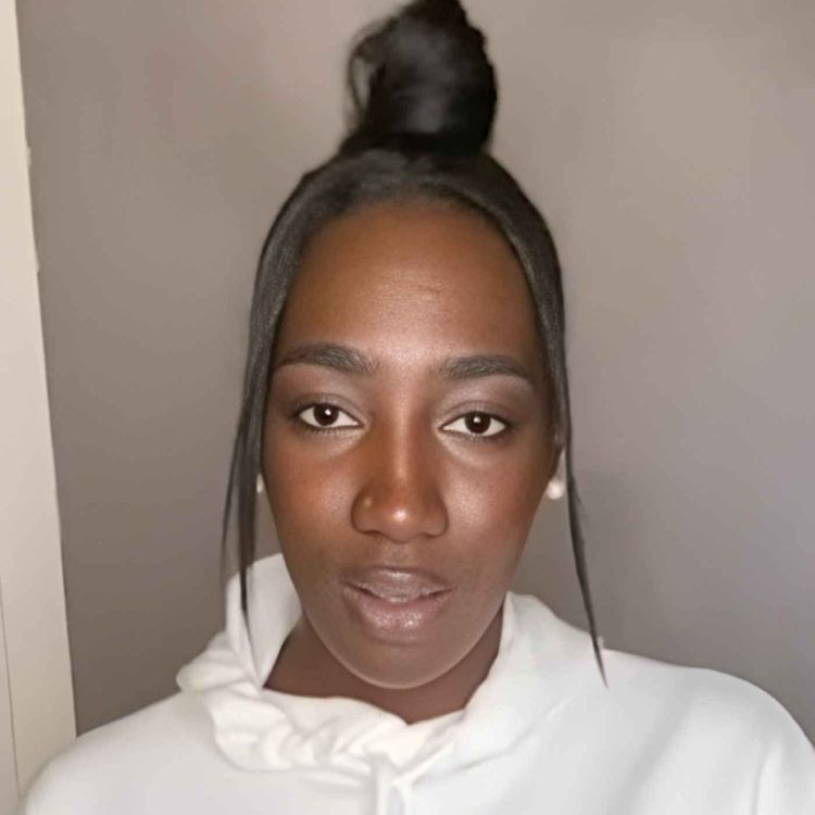 cover art for REJETÉE PAR SA PROPRE ETHNIE À CAUSE DE SA PEAU JUGÉE TROP FONCÉE...