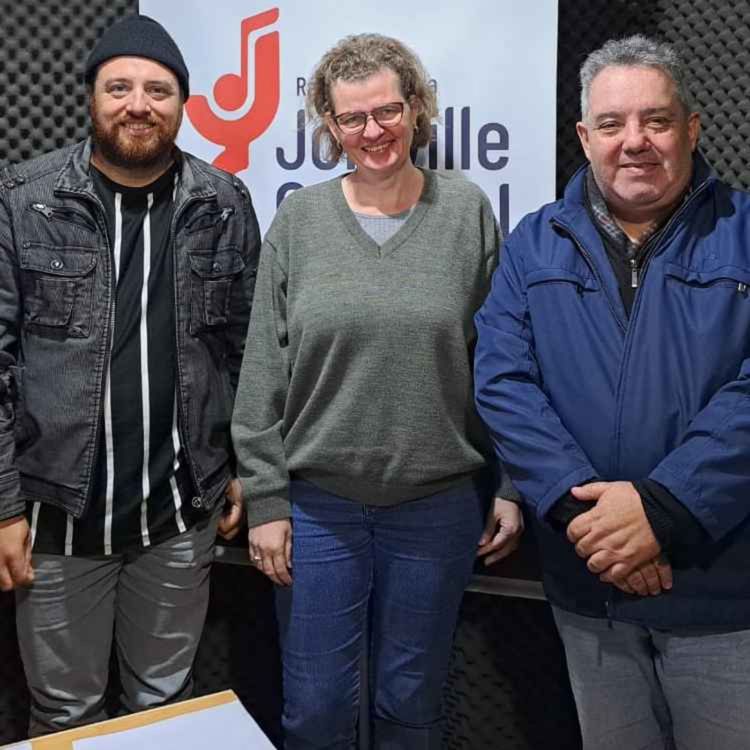 cover art for PAPO EM DIA - Sábado Cultural na Bibiloteca de Joinville com Carol Spieker