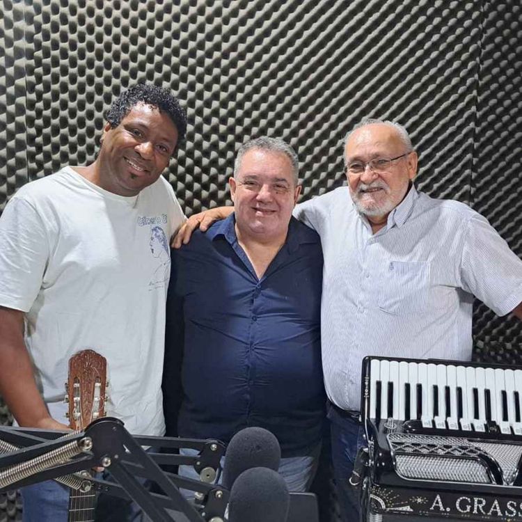 cover art for PAPO EM DIA - Léo Santos e França celebram o Dia Nacional do Forró