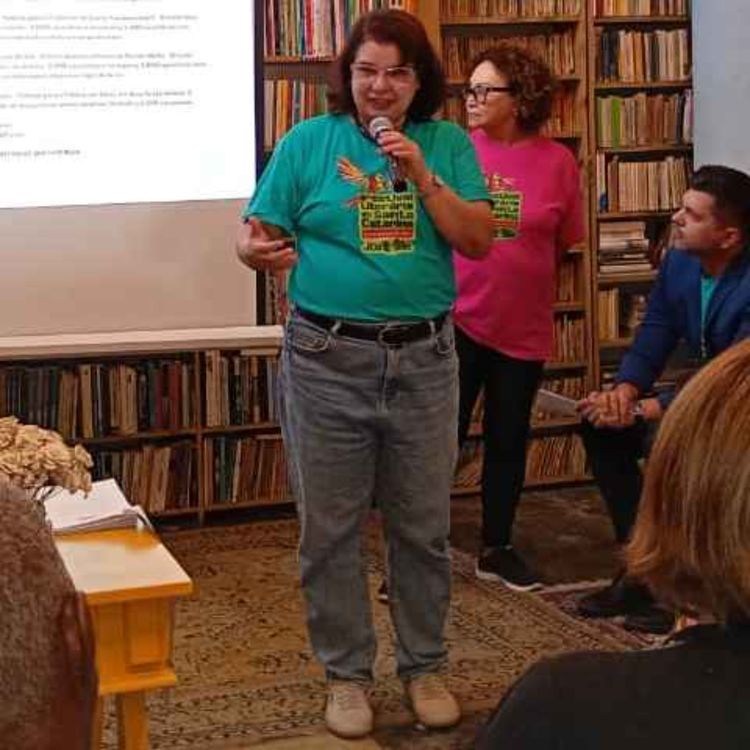 cover art for PAPO EM DIA - Lançamento do Concurso do Festival Literário 2026 - Maria Cristina Dias, Escritora e Curadora do Concurso