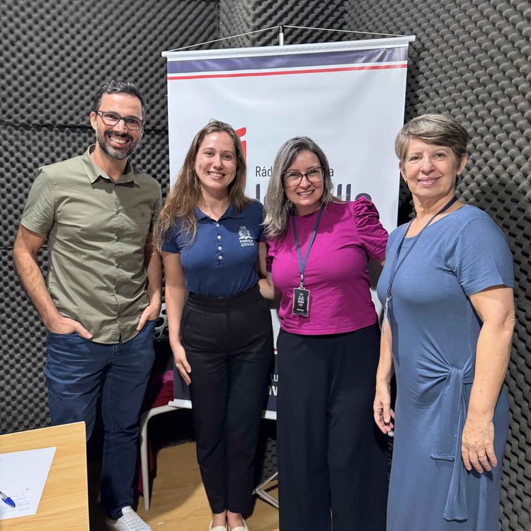cover art for PAPO EM DIA - Seminário de Segurança Alimentar e Nutricional - Coordenadoras Nutricionais Luciana Ruviaro (Secretaria da Saúde); Patricia Girardi (Secretaria de Assistência Social); e Márcia Schneider (Secretaria de Educação)