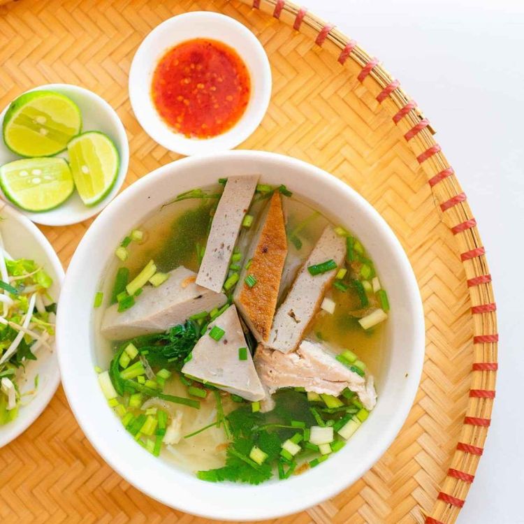 cover art for Những quán bún cá không thể bỏ lỡ khi đến Nha Trang