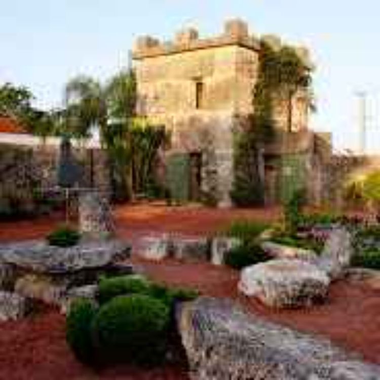 cover art for Coral Castle - Kom han på hemligheten bakom pyramidernas byggteknik?