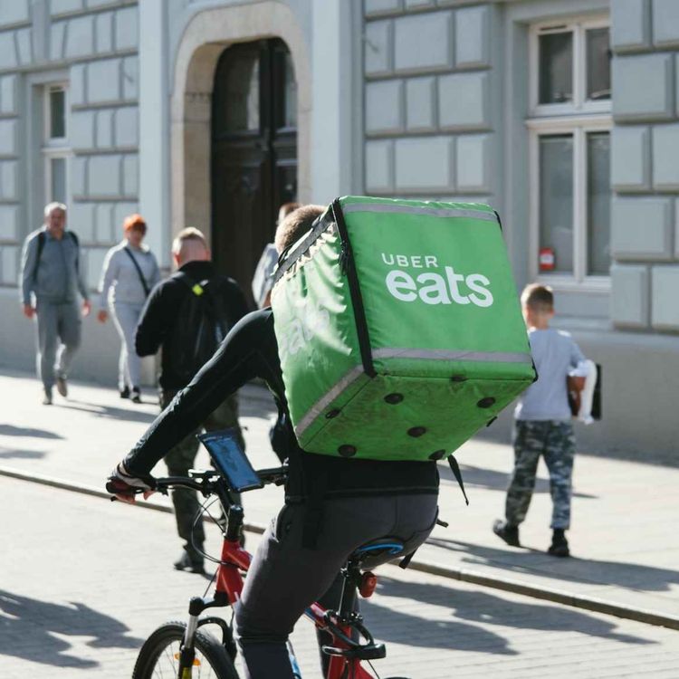 cover art for Ils économisent 10,000$ grâce à Uber eats en Australie