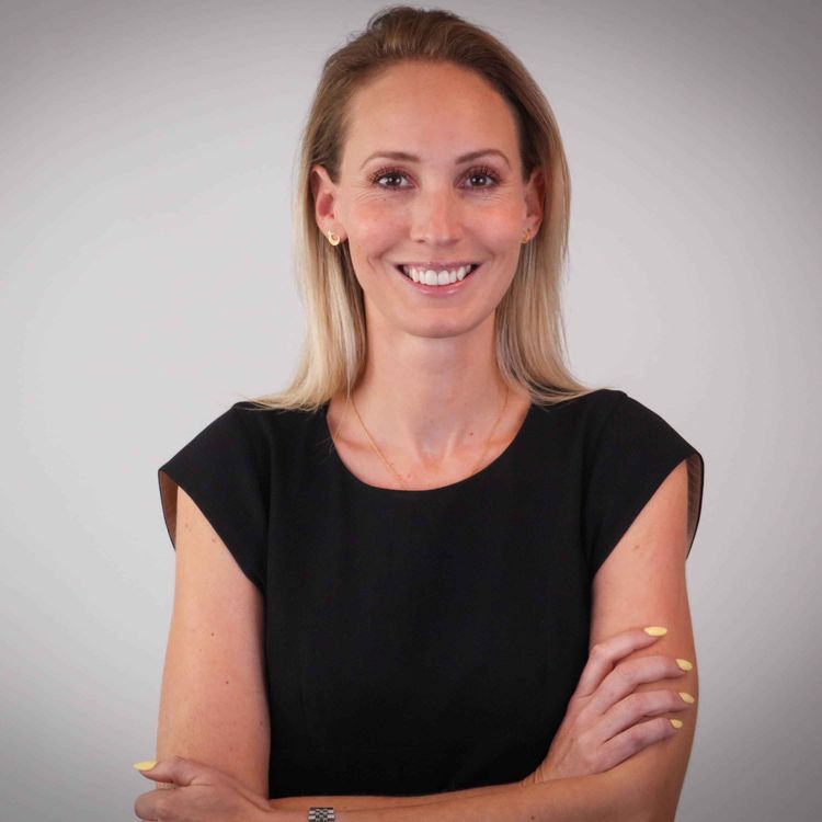 cover art for E0: Intro til Christina, kvinden bag ChristinaMie &Consult