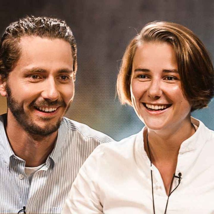 cover art for BONNE SŒUR À 23 ANS, ELLE SE CONFIE SUR SA VIE DE RELIGIEUSE (Privation se.xuelle, argent...)