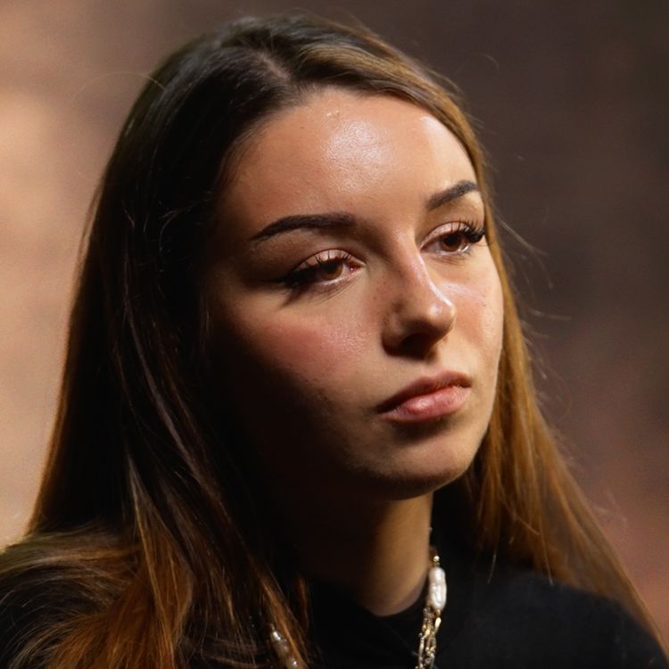 cover art for À 13 ANS, ELLE SOMBRE DANS LA DR0GUE ET SE PROSTITUE À CAUSE DU HARCÈLEMENT SCOLAIRE