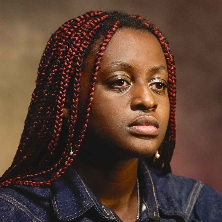 cover art for USURPATION D'IDENTITÉ : 1000 PERSONNES UTILISENT SA CARTE D'IDENTITÉ AU QUOTIDIEN, ELLE VIT UN ENFER !